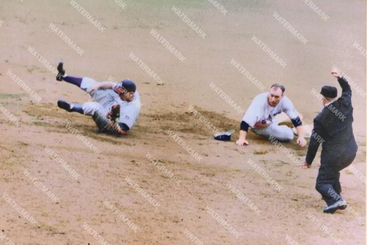 GW581 Pee Wee Reese Dodgers - Wes W. NY Giants 8x10 11x14 16x20 Colorized Photo