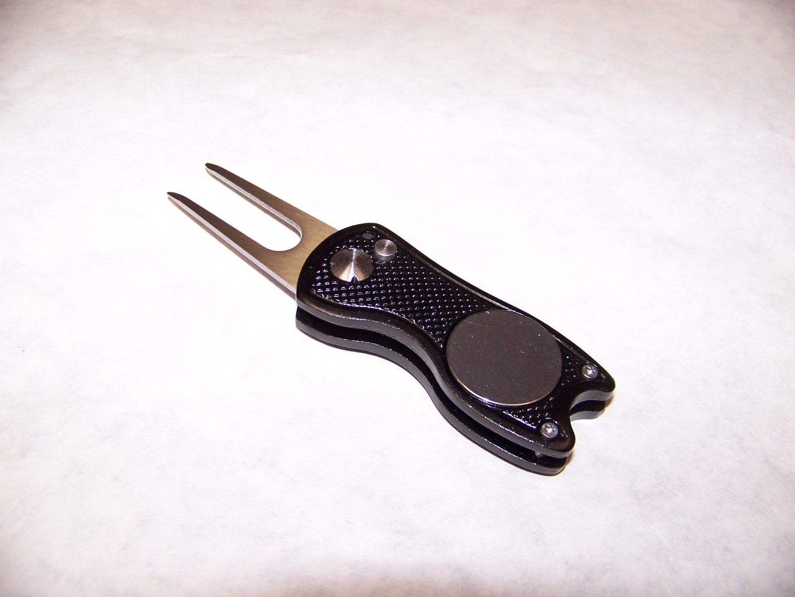 Switchblade Golf Divot Tool with Ball Marker  BLACK  New in Box   FREE SHIPPING