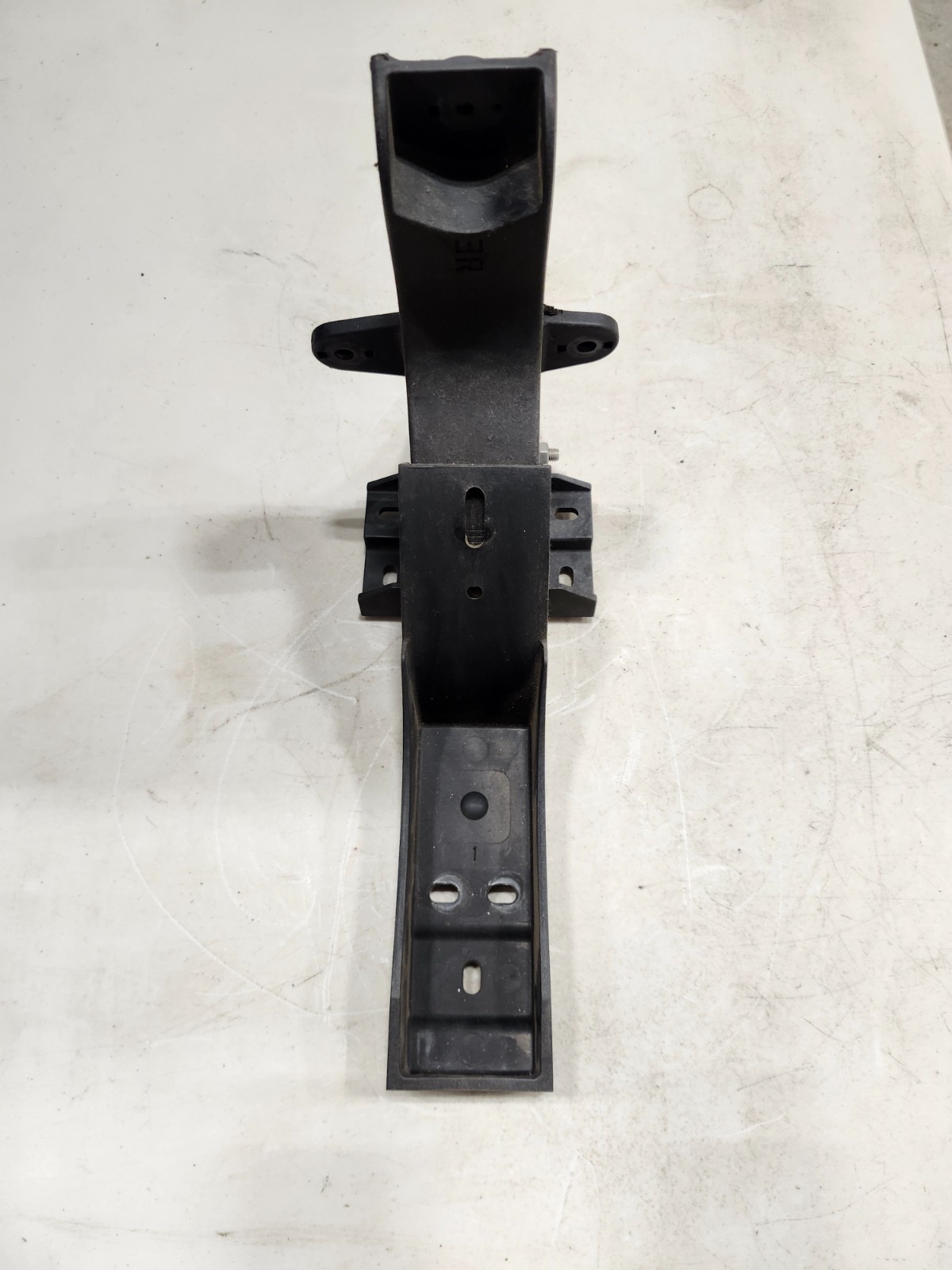 18-24 FREIGHTLINER CASCADIA REAR RIGHT FAIRING EXTENDER BRACKET 22-67509-000 OEM
