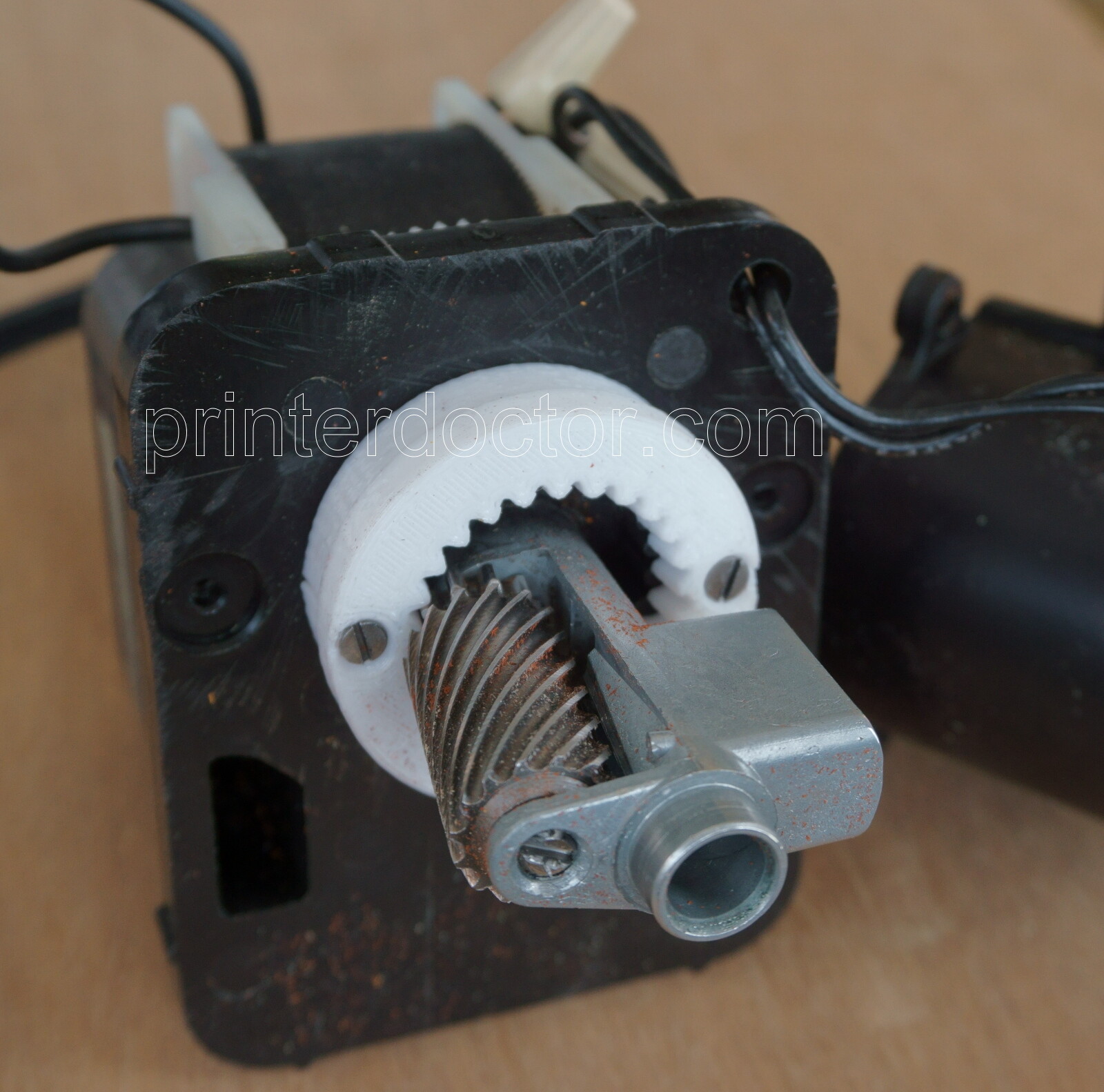 Stripped inner gear replace Boston model 18 / 19 pencil sharpener X-acto 18xxxCN