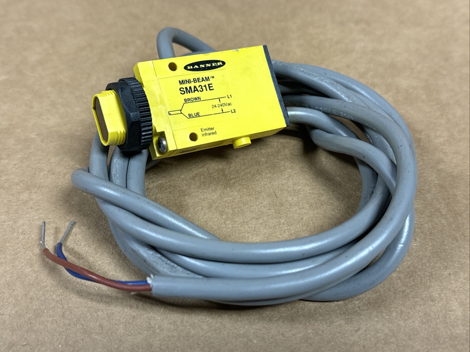 NEW Banner SMA31E MINI-BEAM Photoelectric Sensor 26058 FAST SHIPPING