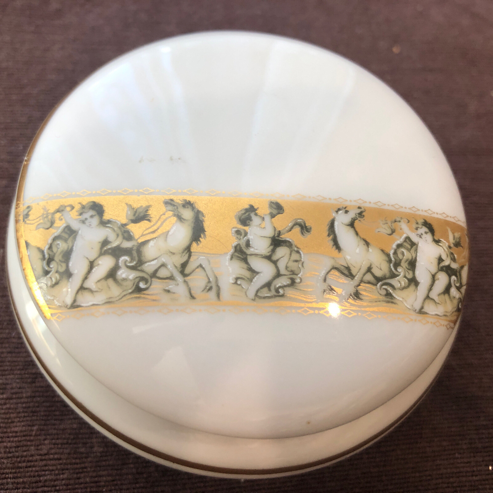 Limoges France Letoile Porcelain Trinket Box Artist Signed 22K Gold Trim Rare !!
