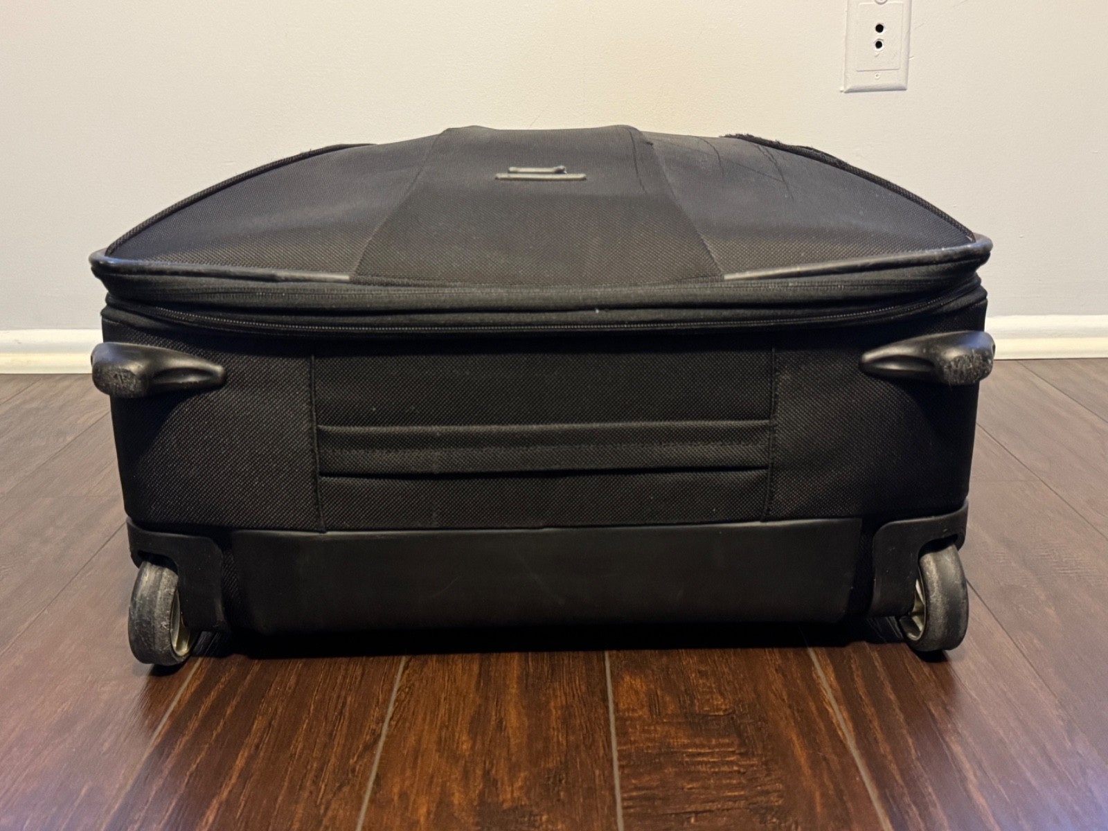 TUMI T-Tech 6727D Black 27” Expandable Two Wheeled Luggage