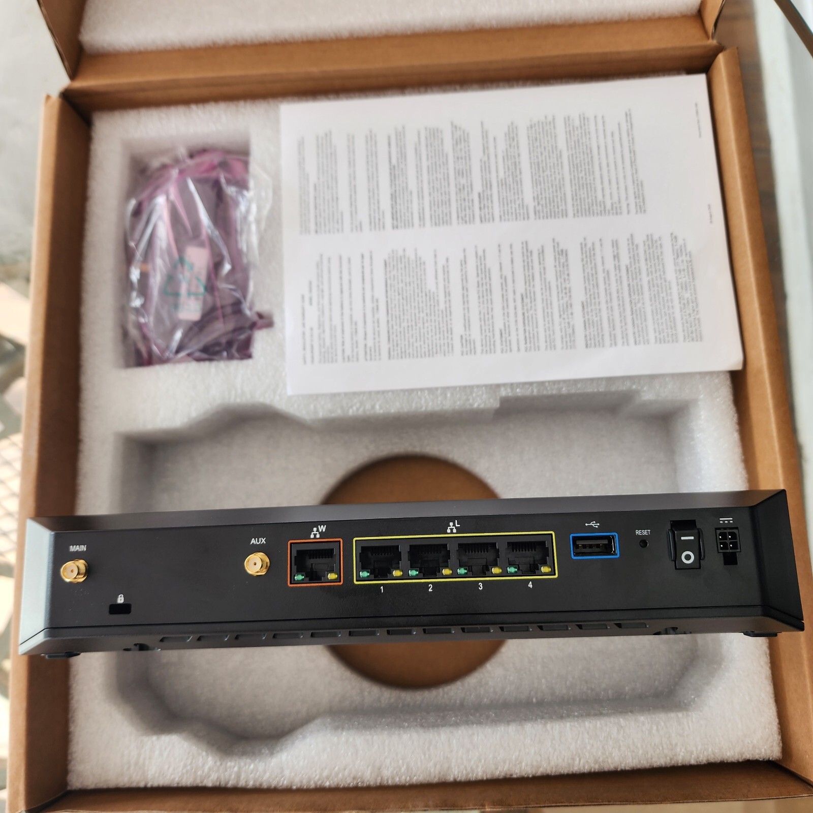 Cradlepoint Dual SIM E110-C4D/S5A036A Modem/Router LTE WiFi/VPN