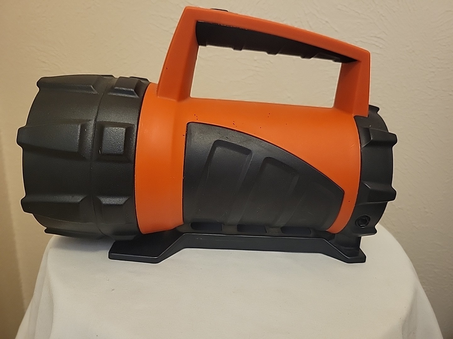 Black & Decker Flashlight Beam Lantern Attached Variable Stand Orange
