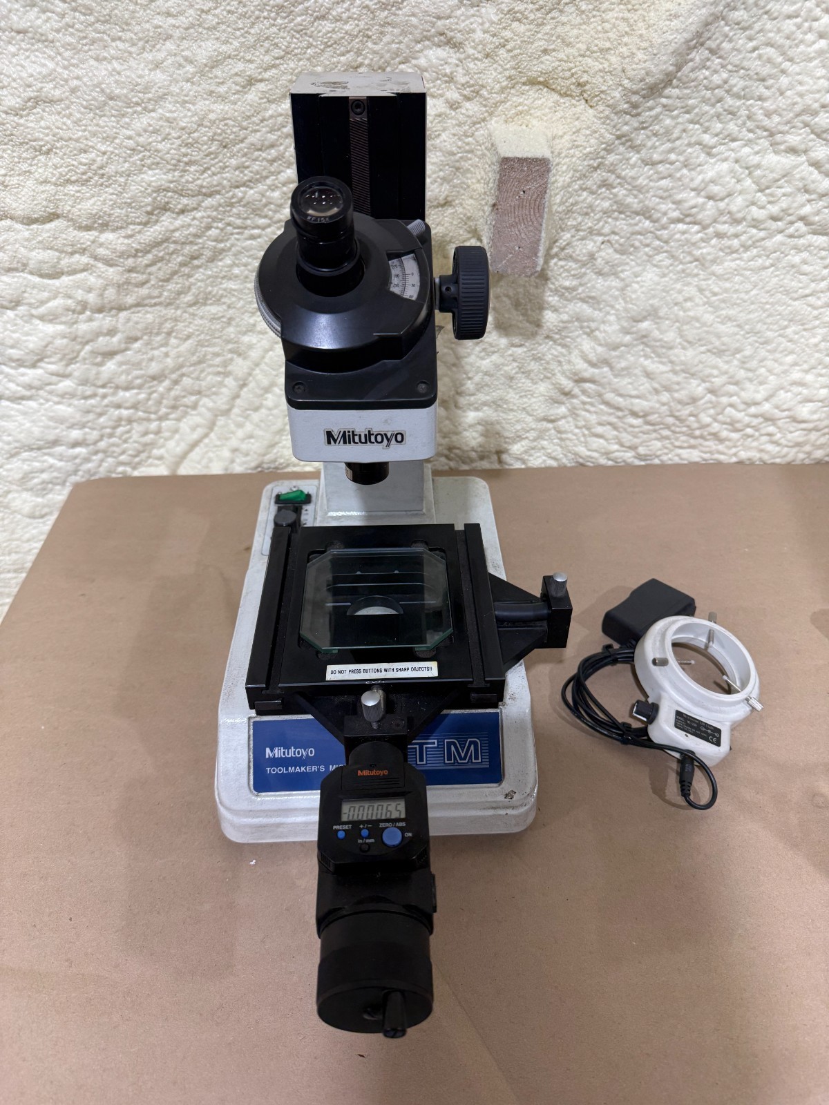 MITUTOYO TM-500 TOOLMAKERS MICROSCOPE 176-808A, 2" Digital Mic 164-164