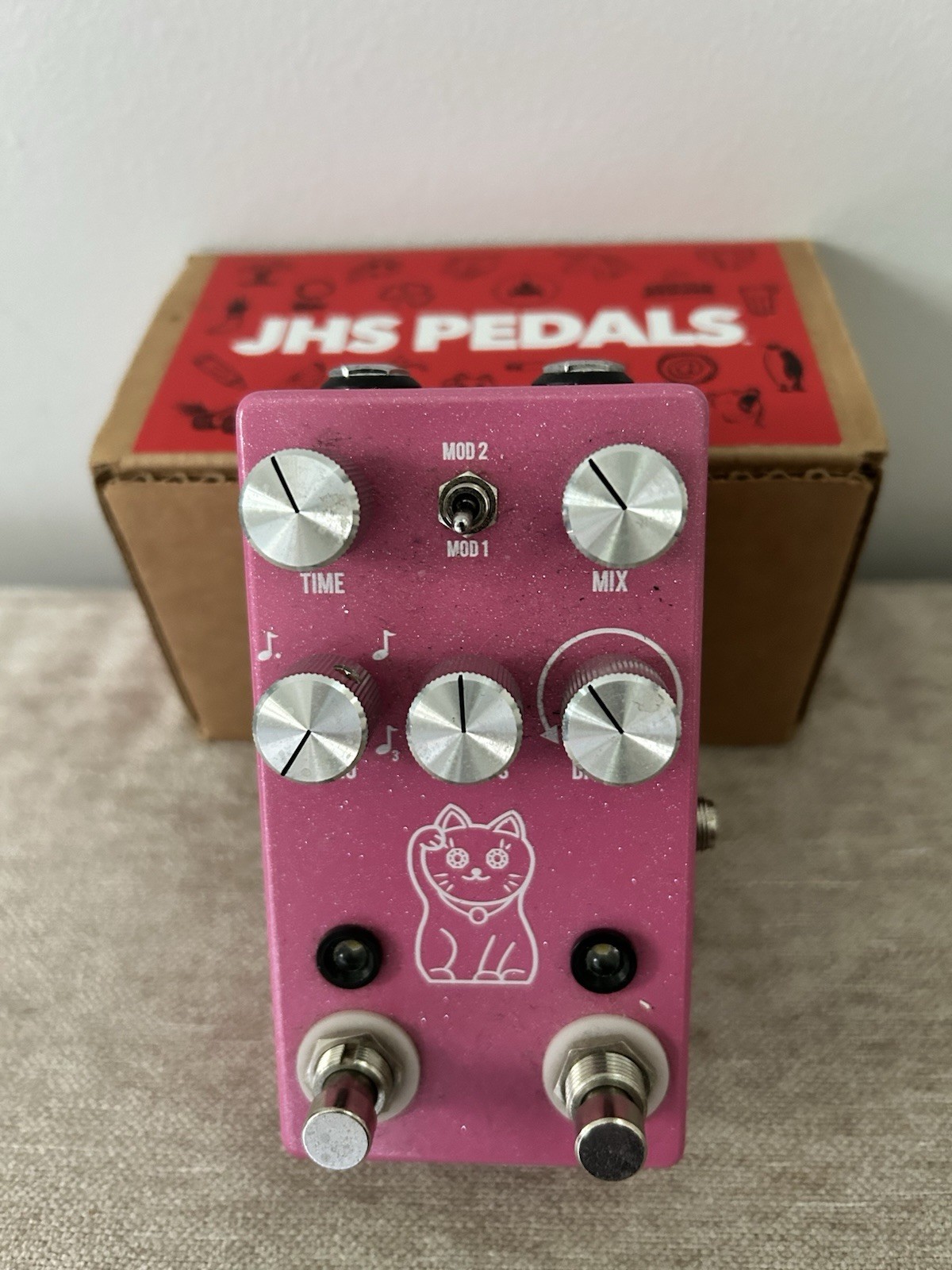 JHS LUCKY CAT PINK Guitar Effect Pedal Delay With Original Box Manual Packaging
