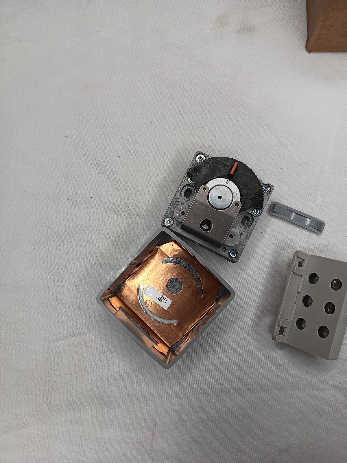 Schneider Electric 2298-060 Unit Ventilator Thermostat