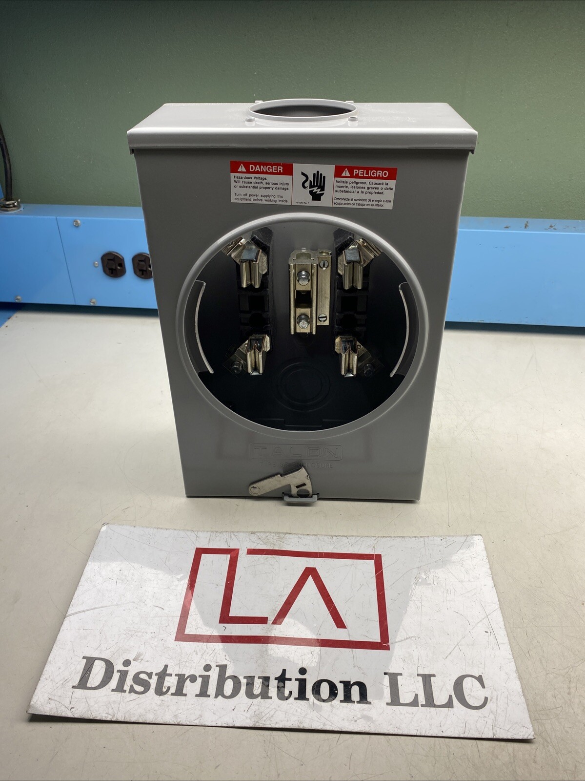 New no Box! Talon UAT111-0G, 135 Amp 600 Volt 4 Terminal Ringless Meter Base