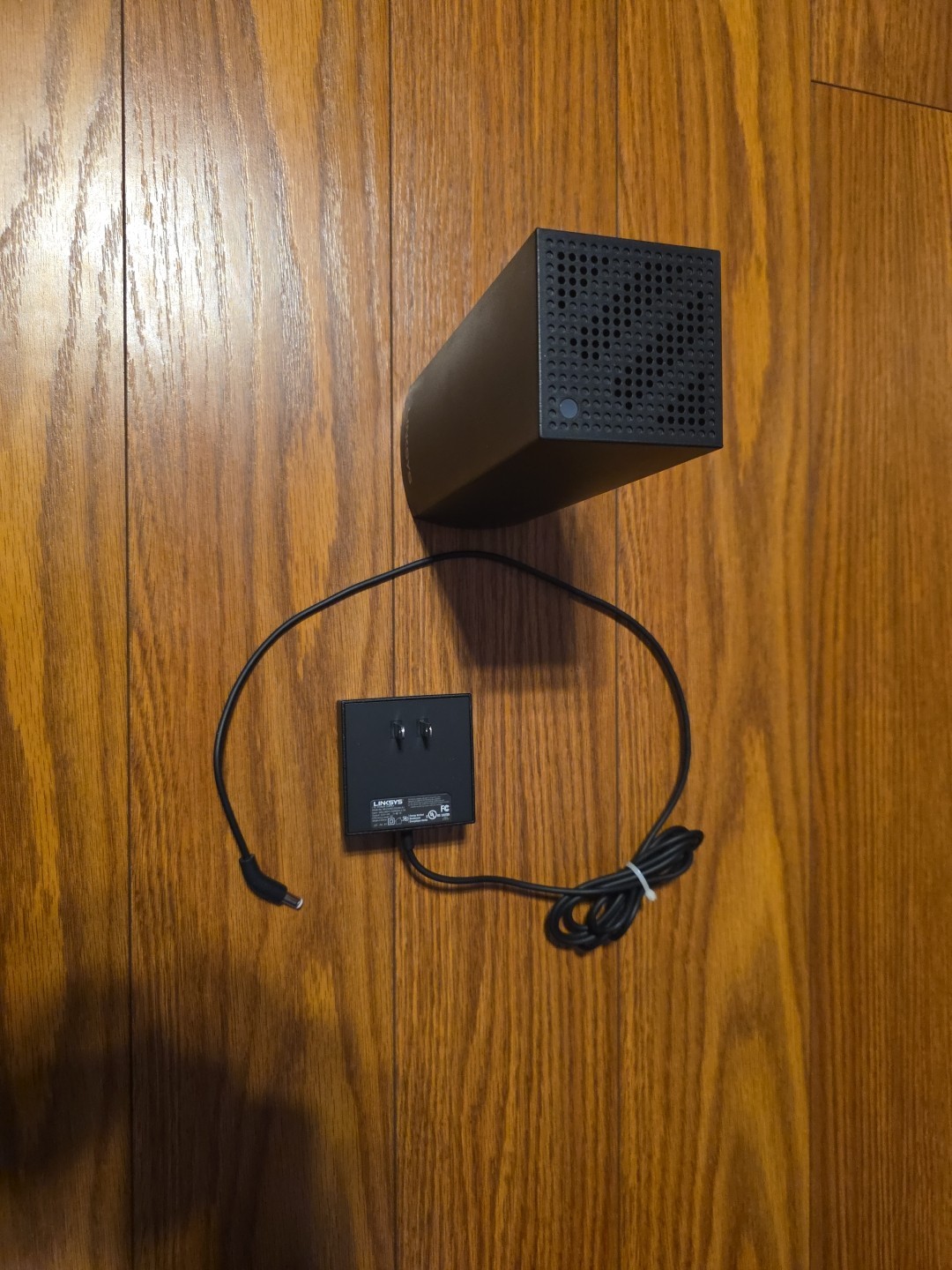 Black Linksys Velop WHW03 With OEM Power Supply