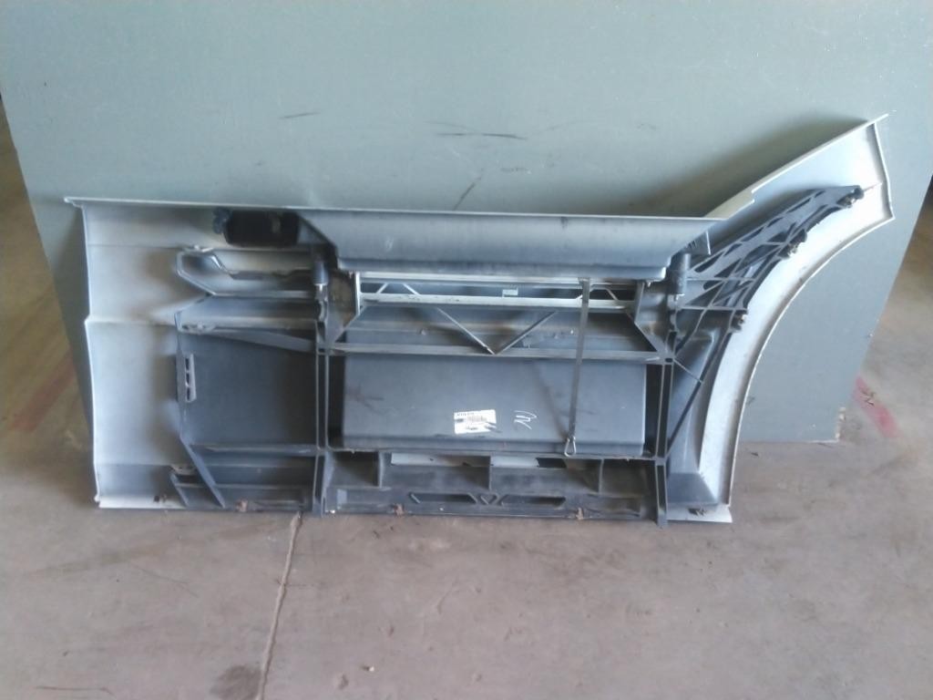 For 2018 VOLVO VNL SIDE FAIRING Left , IL