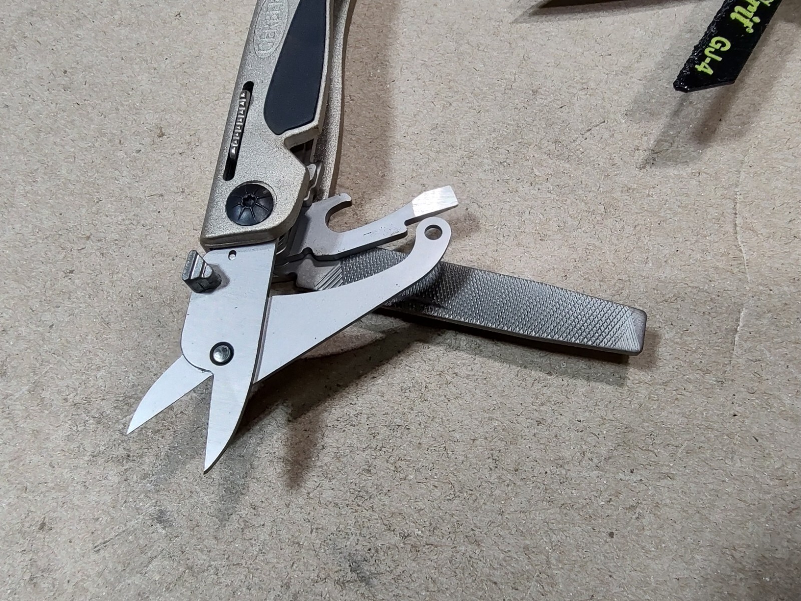 GERBER Multi-Tool, Champagne, 11 Tools, 48239
