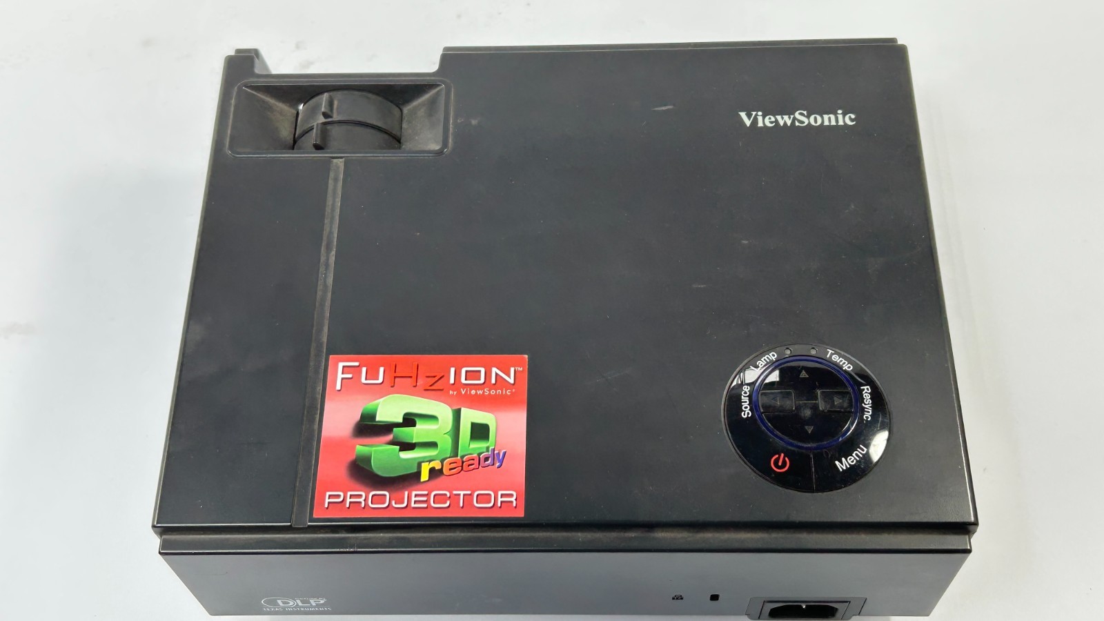 Viewsonic PJD6210 Projector (No Cables) (Lamp Contains Mercury)