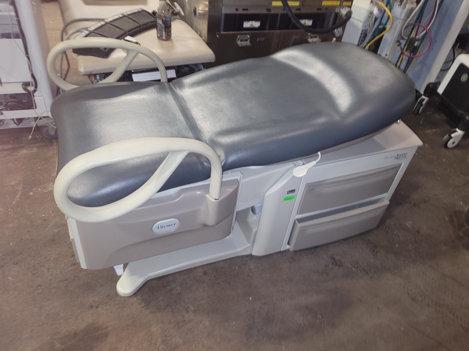 Brewer 6000 Access High-Low Exam Table