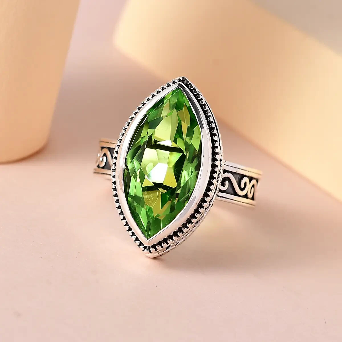Artisan Crafted Chartreuse Quartz Solitaire Ring in Sterling 9 cts Sz 6