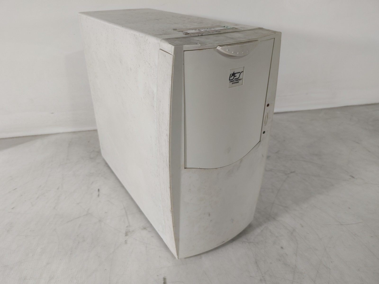 Vintage Gigabyte GA-6VM7-4E Intel Pentium III 933 MHz 256 MB SDRAM Desktop