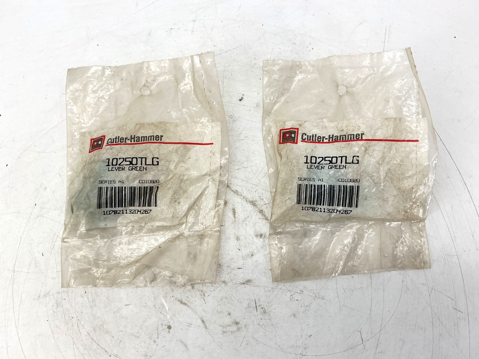 Lot of 2 New Cutler-Hammer 10250TLG Ser A1 Selector Switch Lever Green 30mm