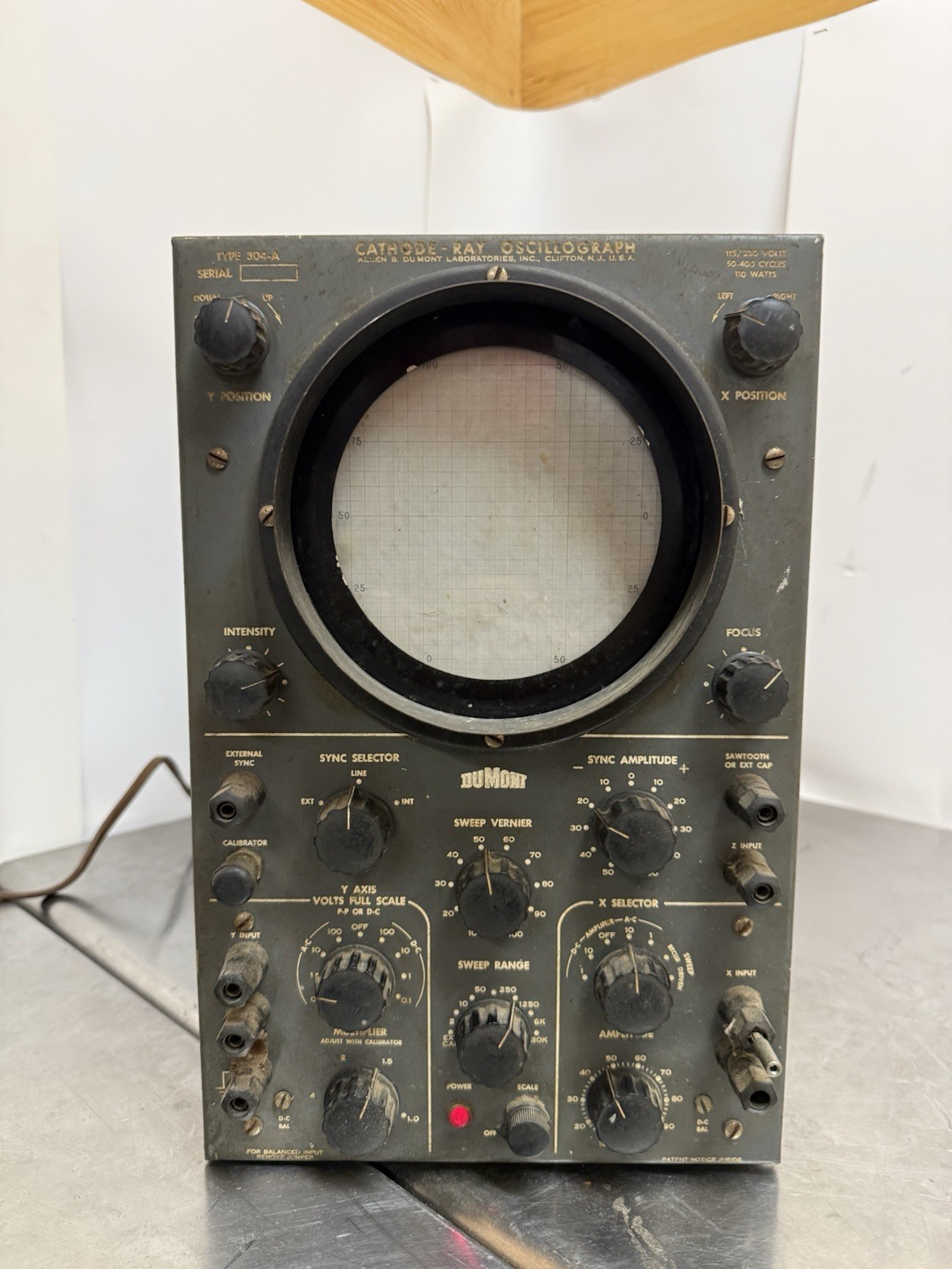 Vintage Cathode-Ray OSCILLOGRAPH Type 304-A Dumont Labs | POWERS ON  UNTESTED