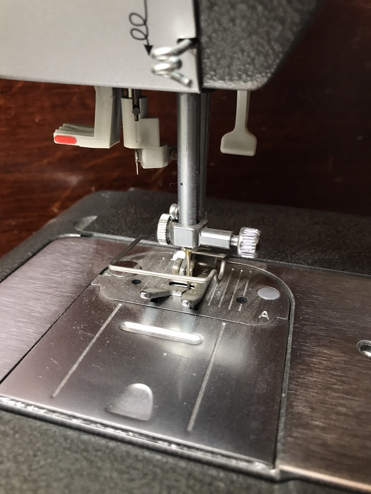 Singer CG590 Sewing Machine 18-Stitch Untested Sold For Parts or Repair *As-Is