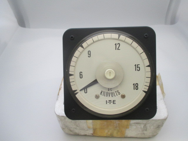 ITE Crompton 077 08VA PZWY Voltmeter