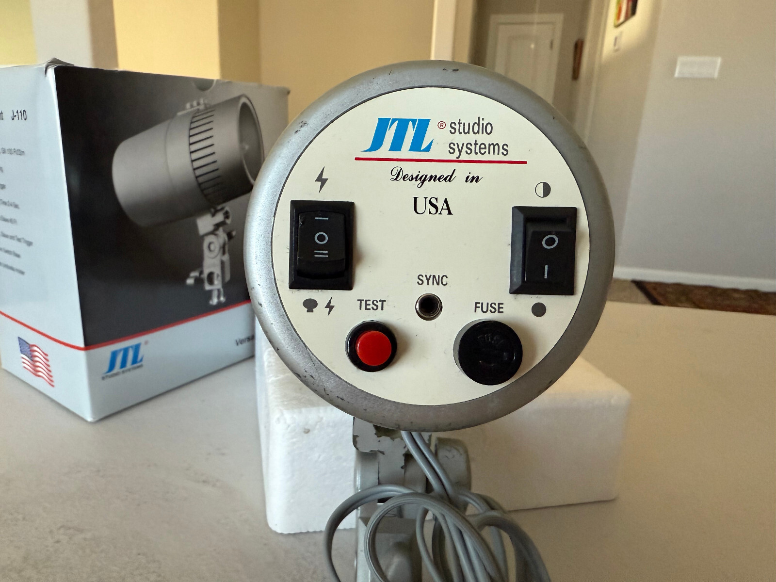 JTL Versalight Monolite Strobe J-110