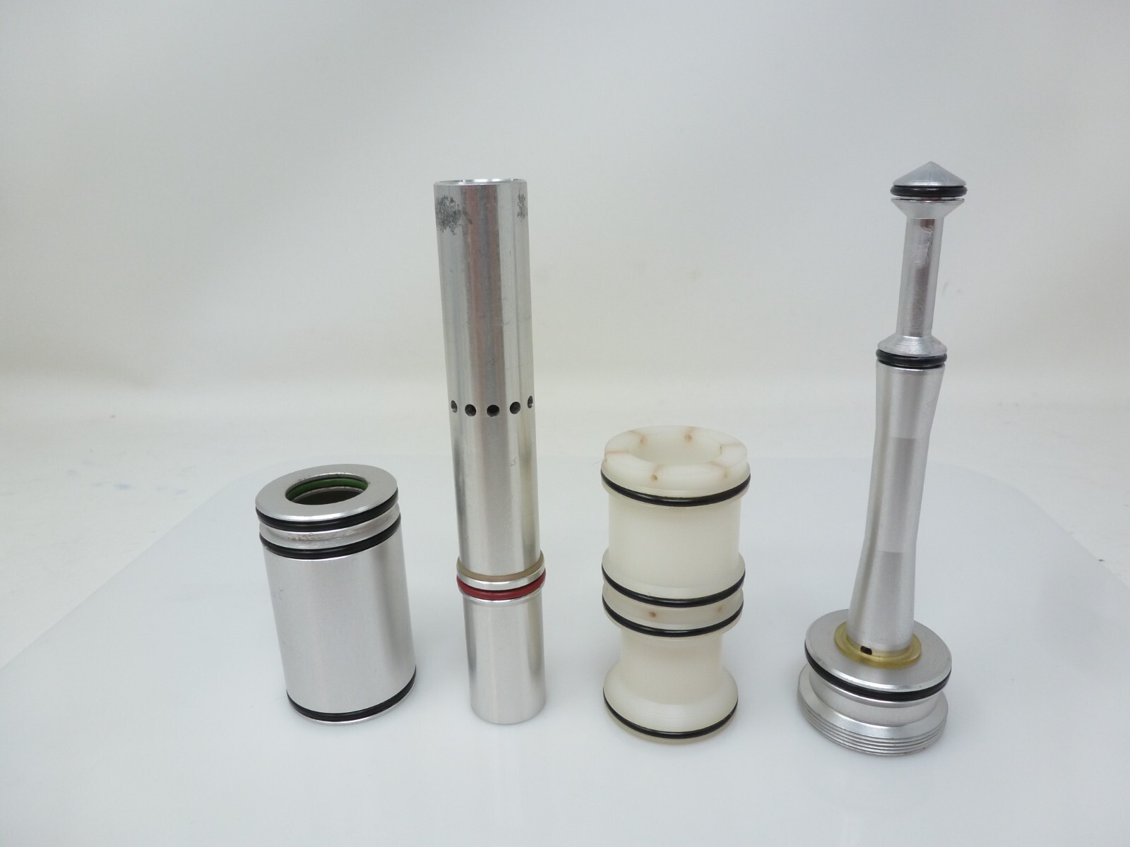 SMART PARTS SHOCKER SFT NXT BOLT KIT ENGINE SILVER DELRIN BOLT SLEEVE HE GUIDE
