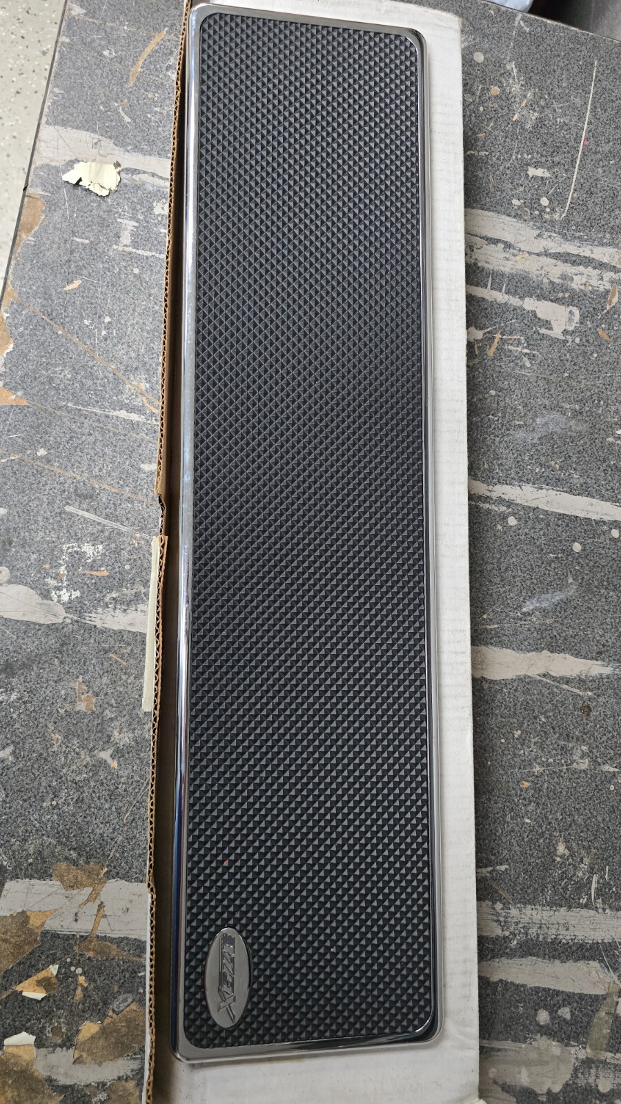 New Peterbilt 379 24 Inch Chrome Plated Billet Alum. Step Plates