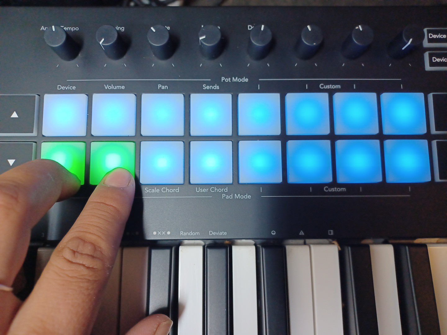 Novation Launchkey 37-Key MIDI Keyboard Full Key