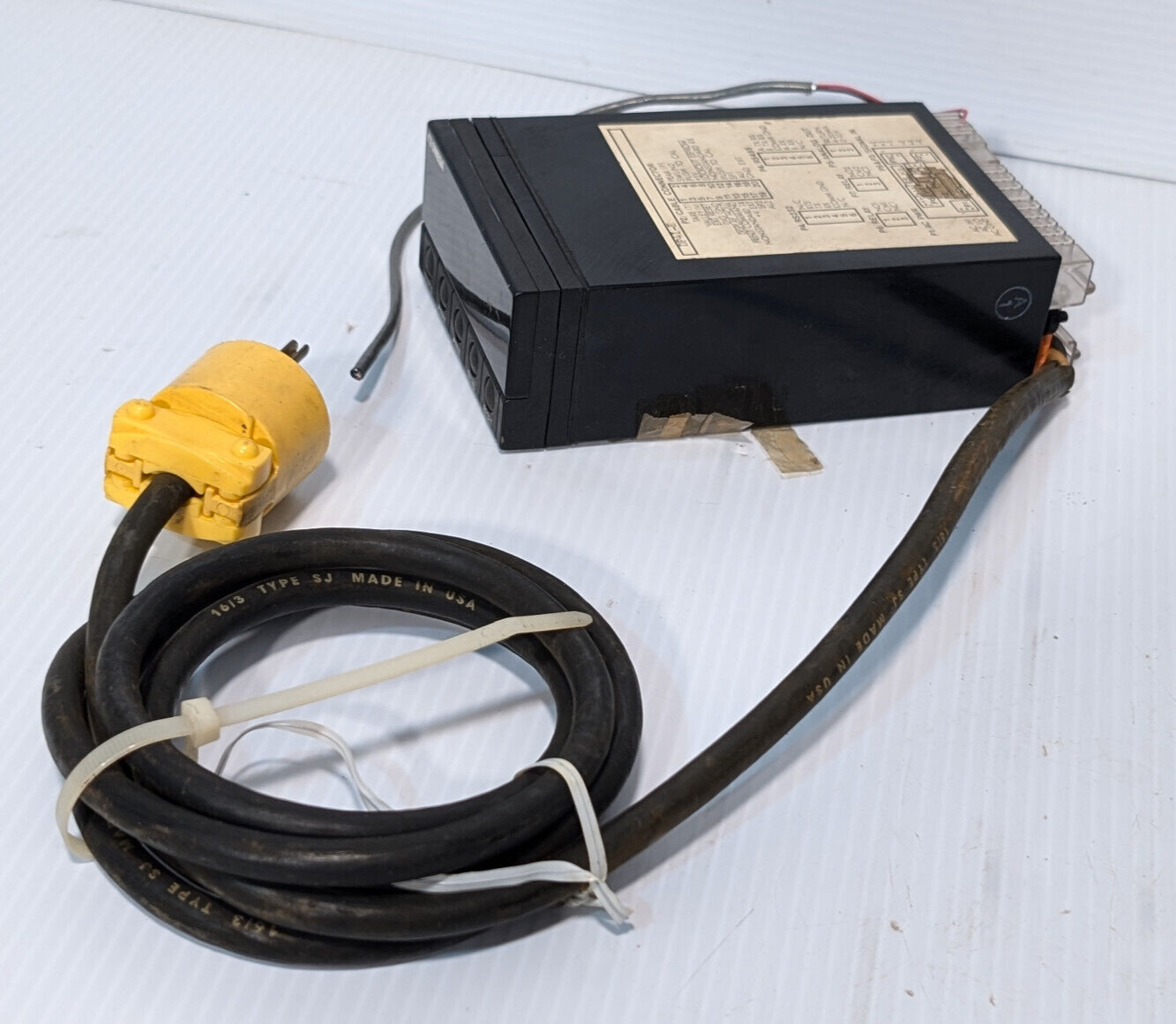 Omega DP41-E Process Voltage/ Current Indicator, 10 W, 115 VAC, Made in USA