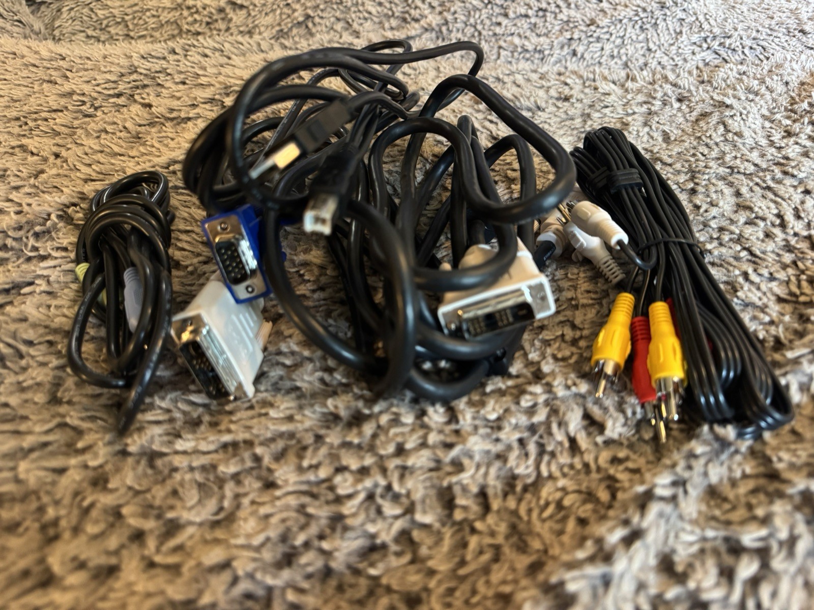 PROXIMA ULTRALIGHT X350 PROJECTOR, - with all cables - carrying case - Tested