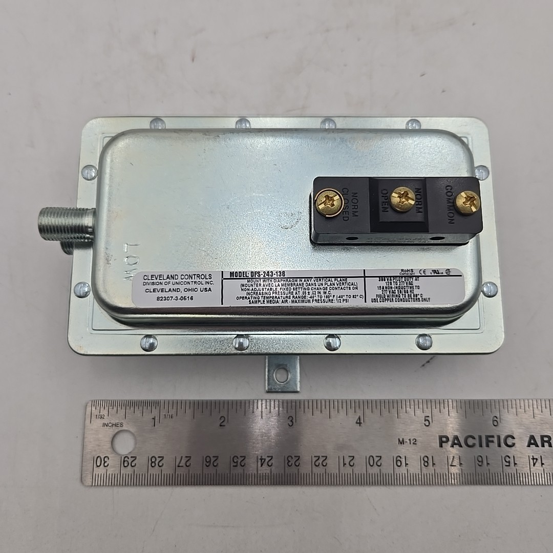 Cleveland Controls Model DFS-243-138 Fixed Mounted Air Pressure Switch