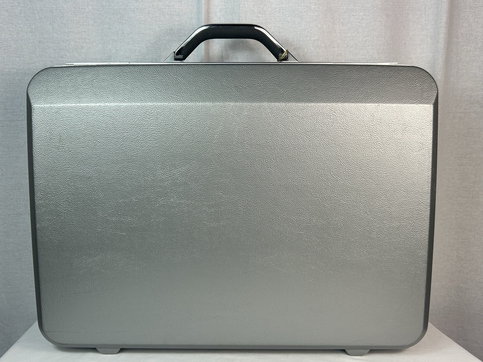Olympus EVIS JF-100 Duodenoscope Hard Locking Carry Case with Keys
