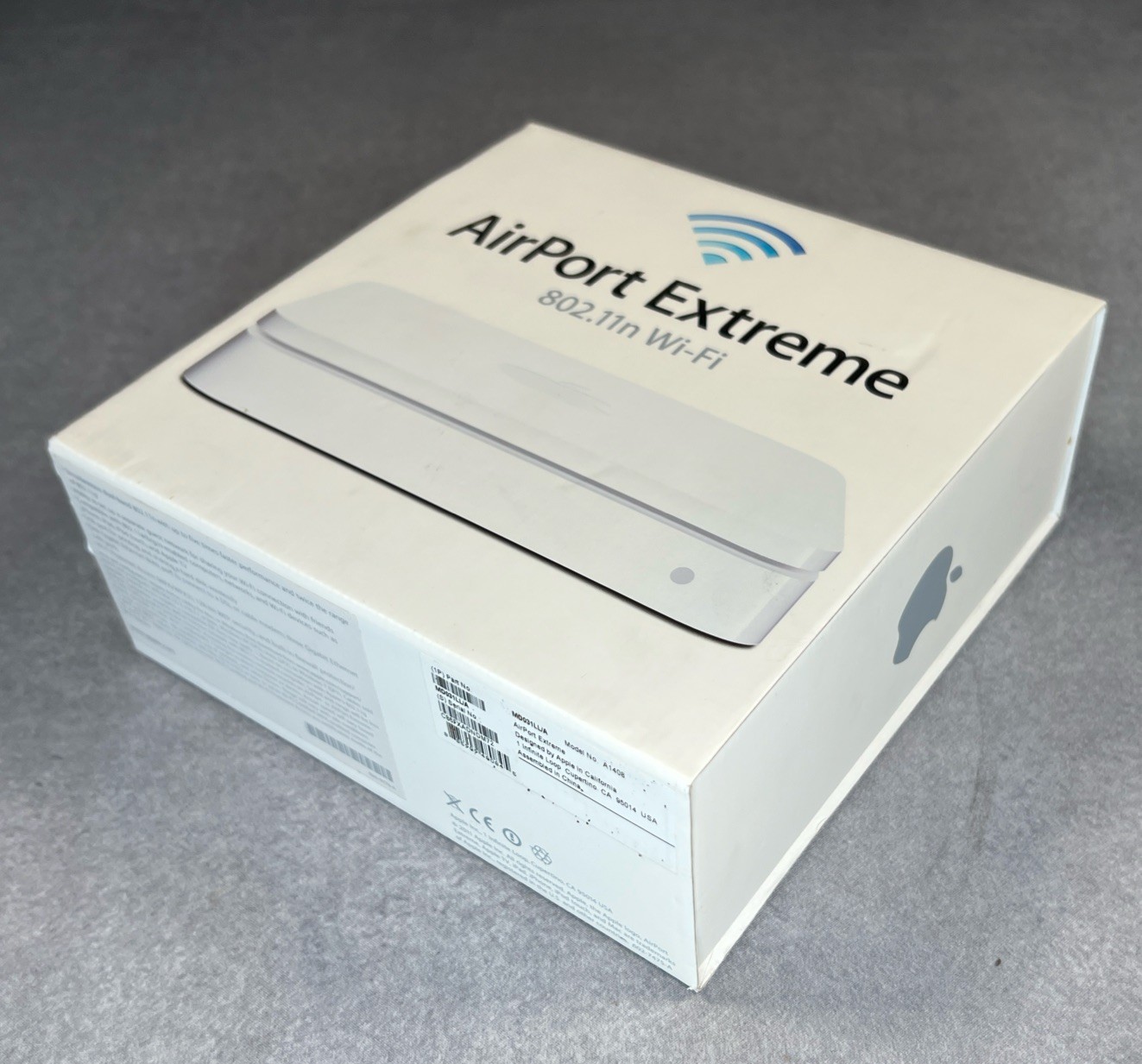 Apple Router (MD031LLA) Used -Good
