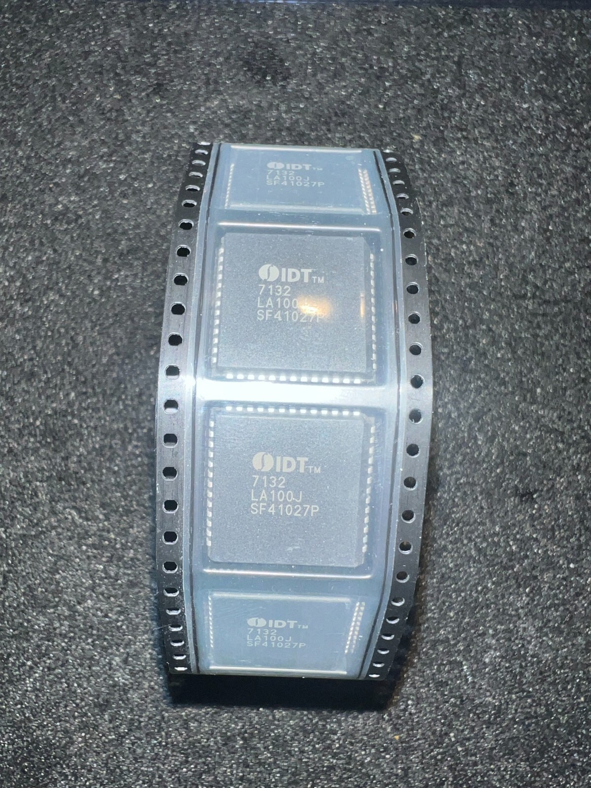 IDT7132LA100J