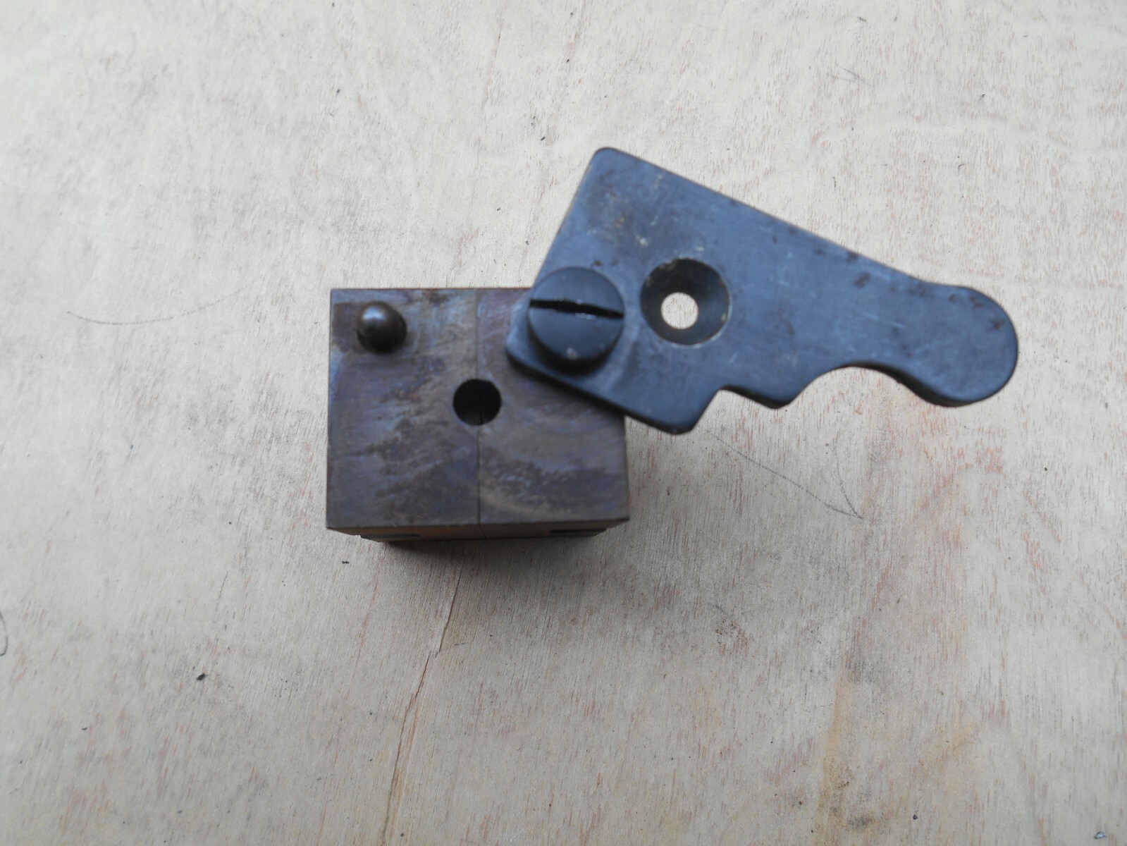 LYMAN 451 ,ROUND BULLET MOLD BLOCK