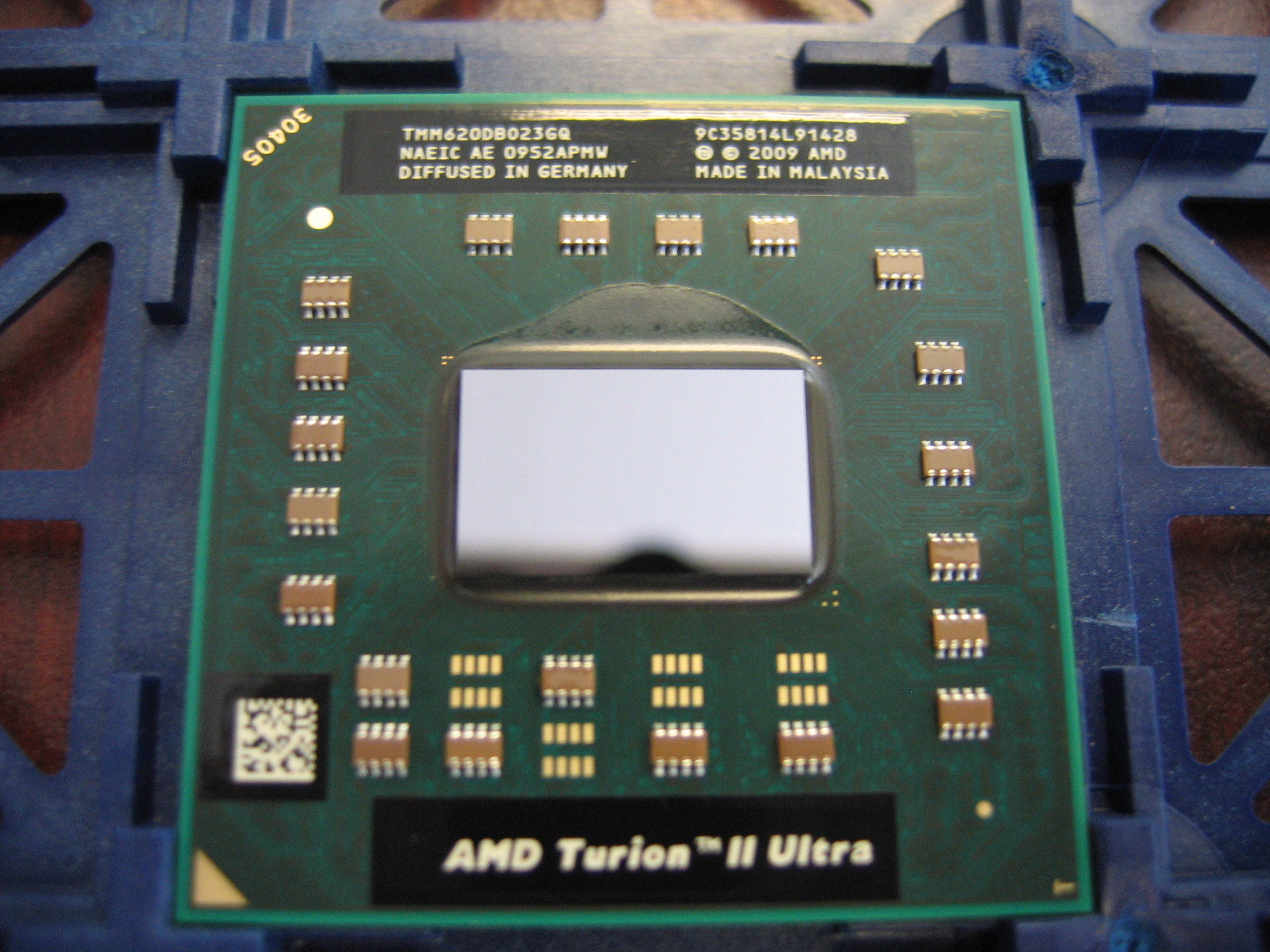 NEW AMD Turion II Ultra M620 TMM620DBO23GQ Mobile CPU