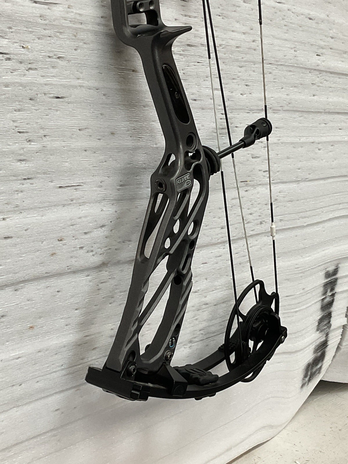 Elite Kure #65, RH In Graphite Gray