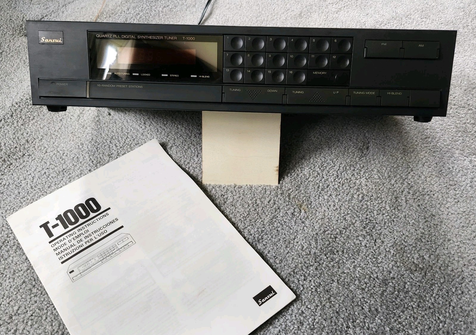 SANSUI T-1000 QUARTZ PLL DIGITAL SYNTHESIZER TUNER WITH ORIGINAL OWNERS MANUAL