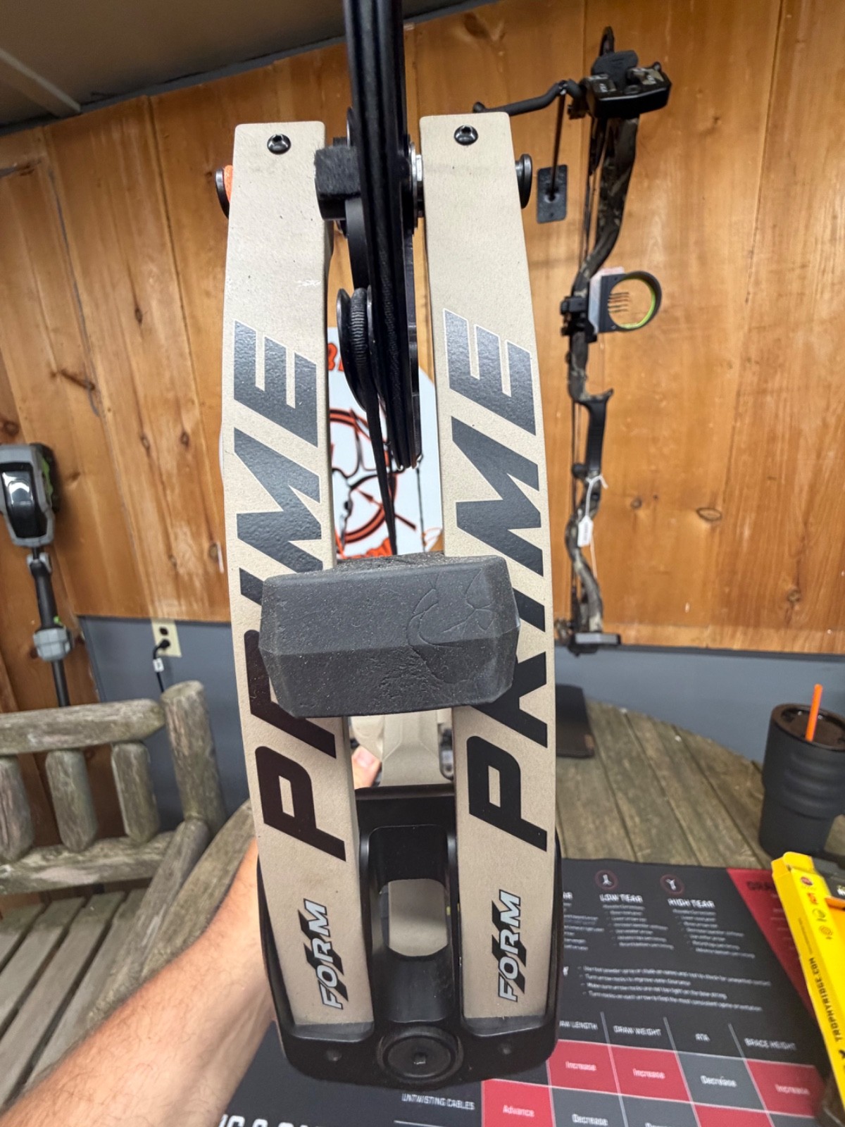 Prime Form 34 Compound Bow Right Hand 60lbs. Trophy Ridge Rest & Sight included