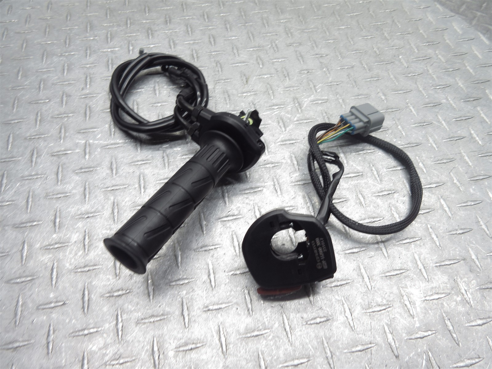 2024 CF Moto 450SS ORM Right Switch Throttle Control Cable Handlebar Grip *READ*