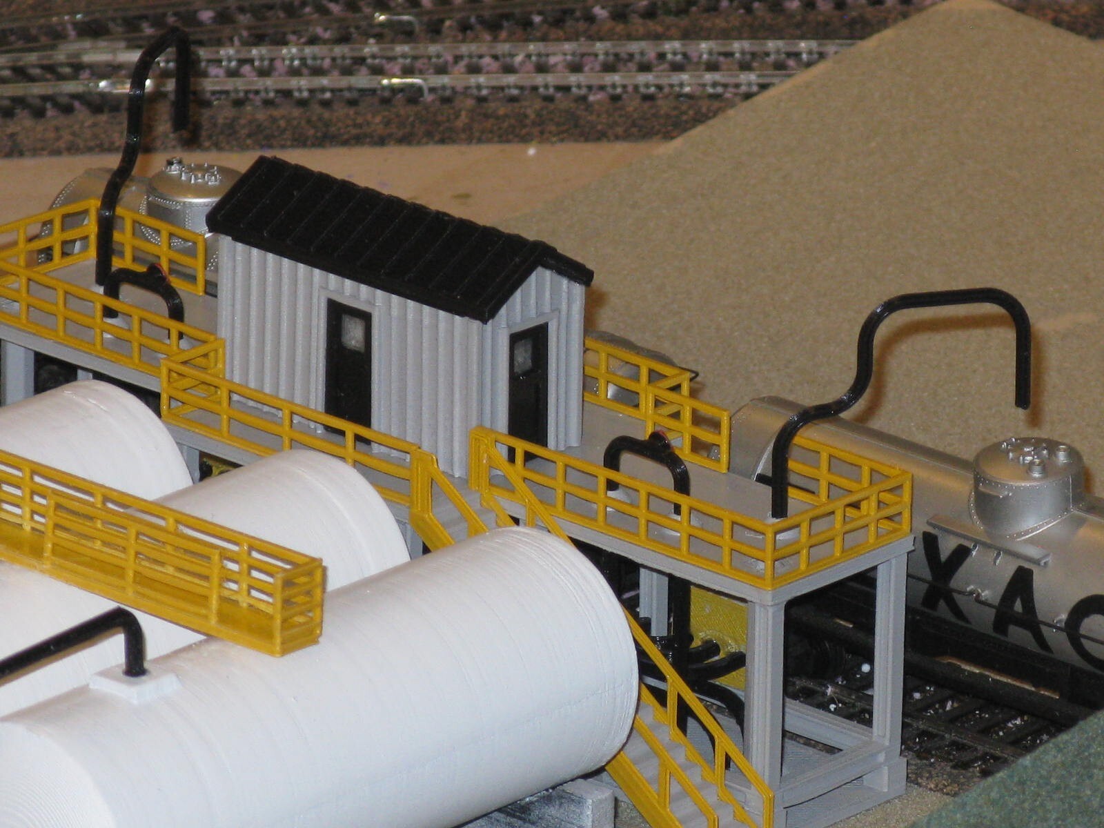 3D Printed Model Railroad Fuel Distribution Facility. O Scale