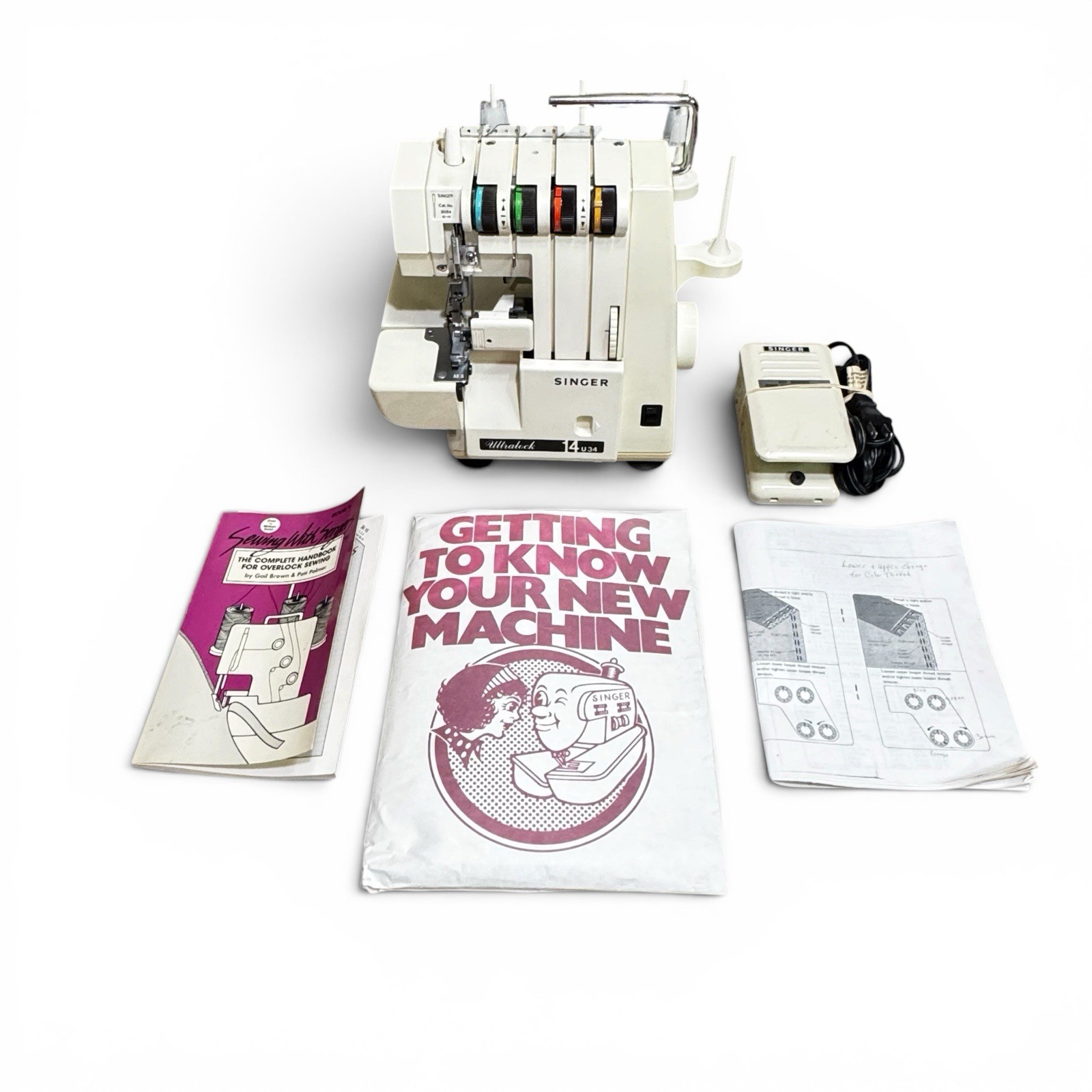 SINGER ULTRALOCK SERGER 14U34B WHITE CRAFTING SEWING MACHINE WITH PEDAL Tested