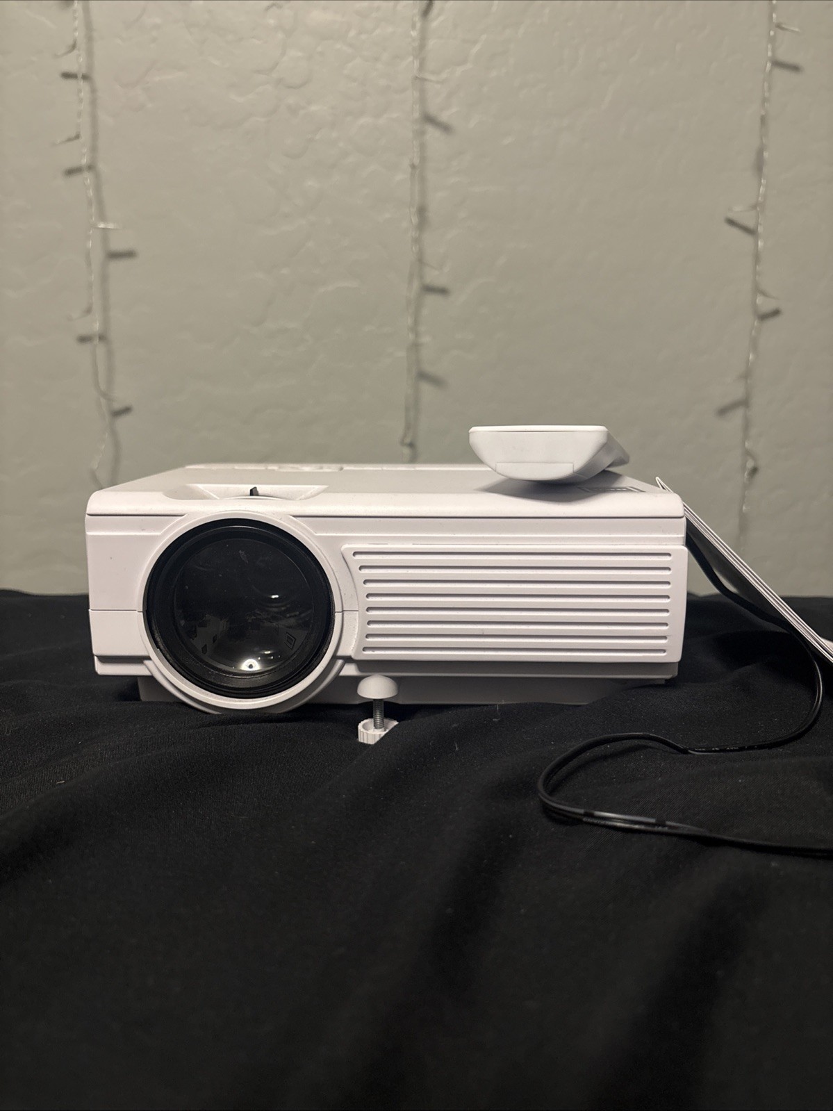 RCA Home Theater Projector Comes with Remote and Power Cord Rarely used
