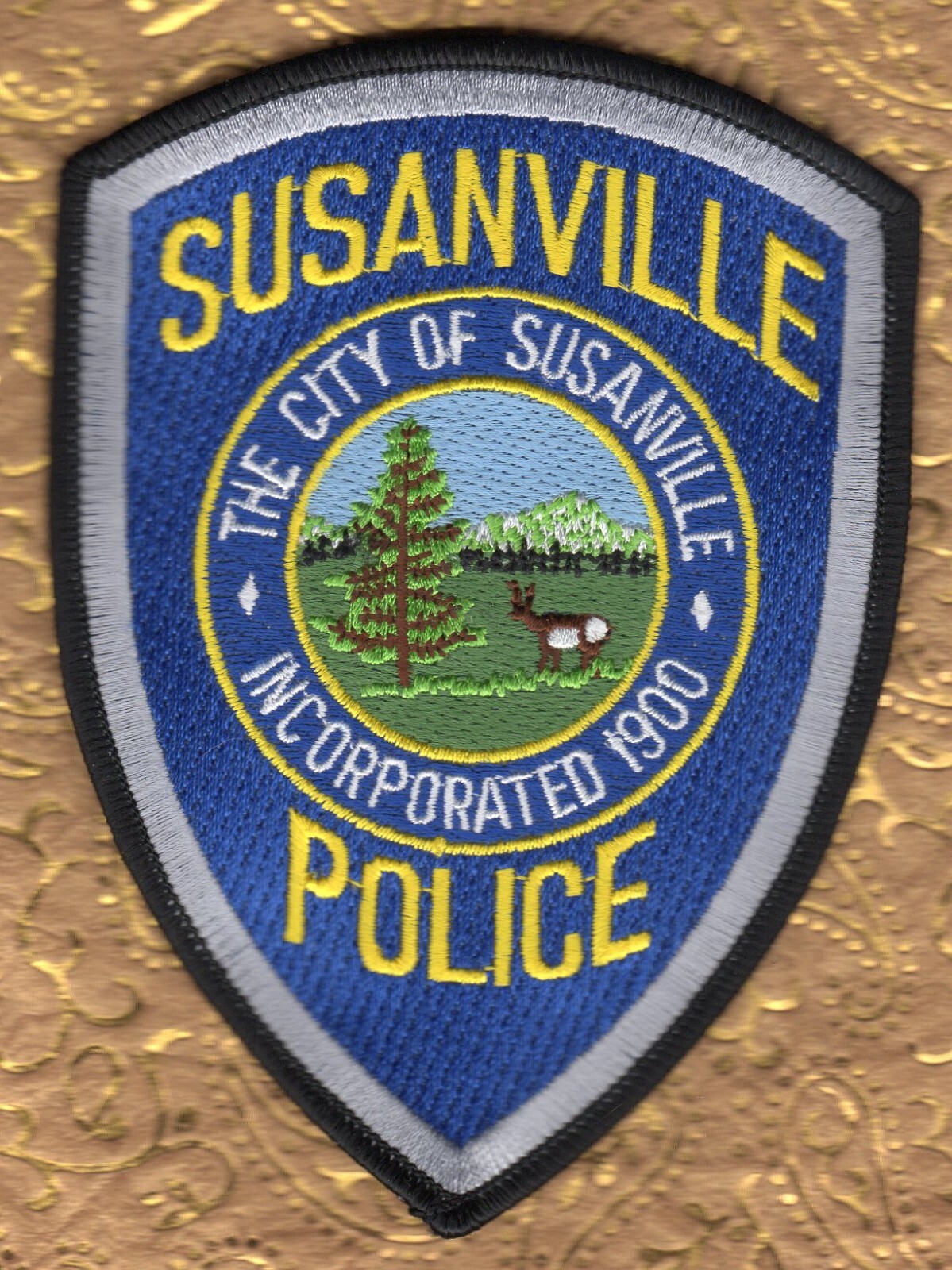 Susanville California Police Shoulder Patch  = Silver Inner Border Version