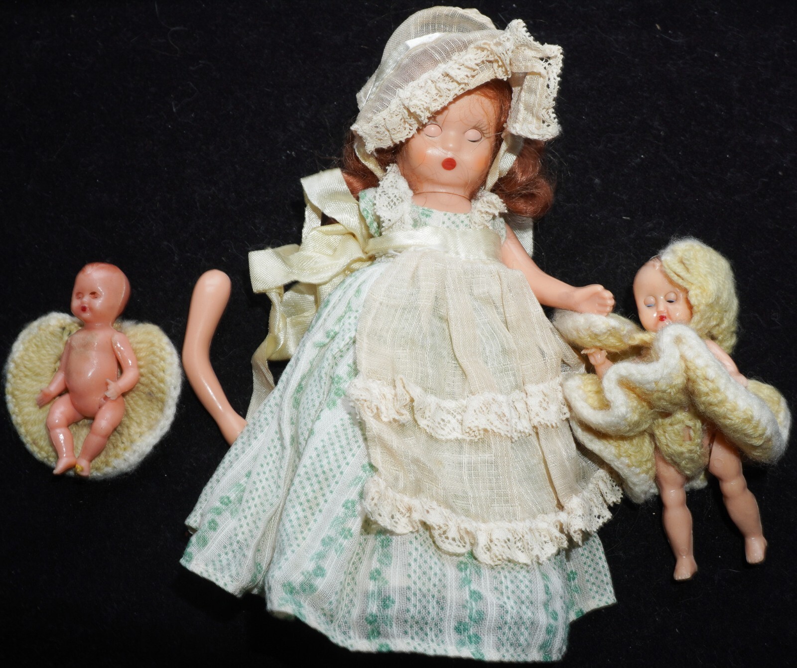 Madam Alexander Nancy Anne W/Green Dress & 2 Kewpie Type Baby Dolls W/Outfits