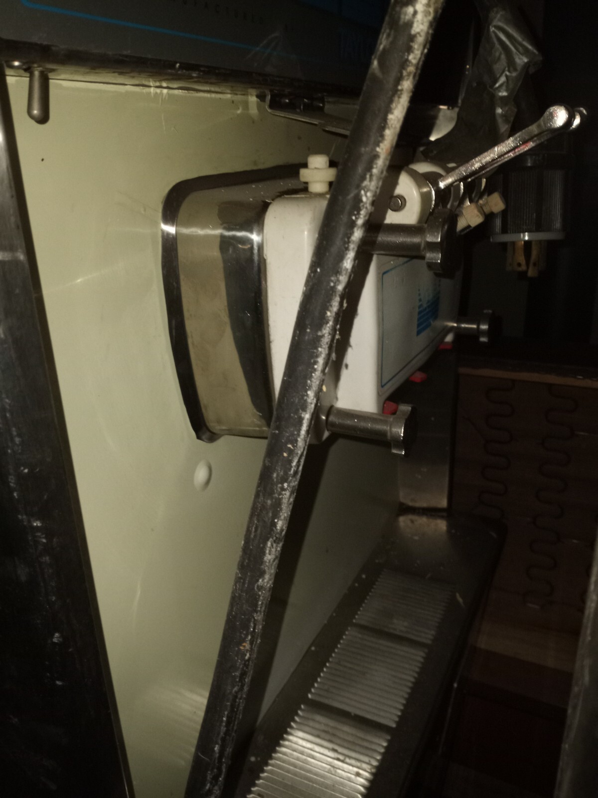 Taylor Ice cream machine Y754-33 (used) In working condition.