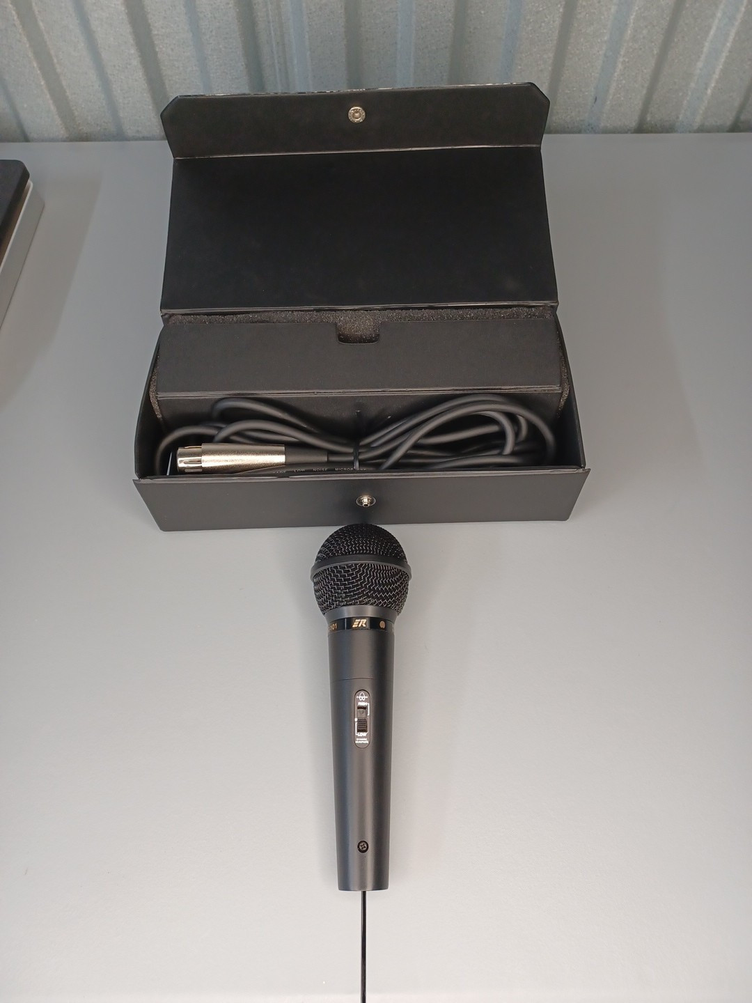 Microphone ER MC-101 Dynamic Unidirectional Professional MINT Open Box !