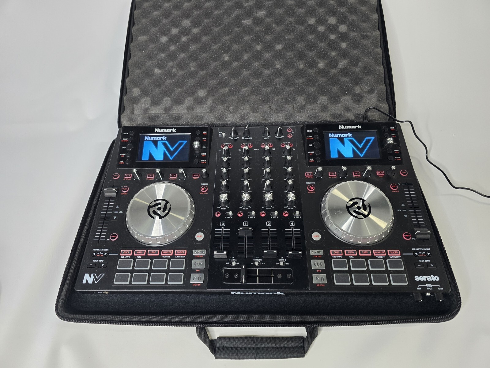 Numark Nv Dj Controller With Carry Case