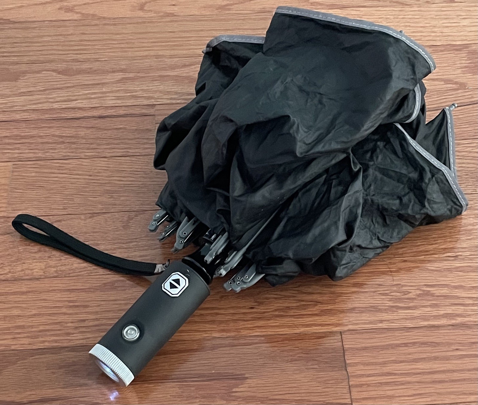Inverted Umbrella With LED Flashlight