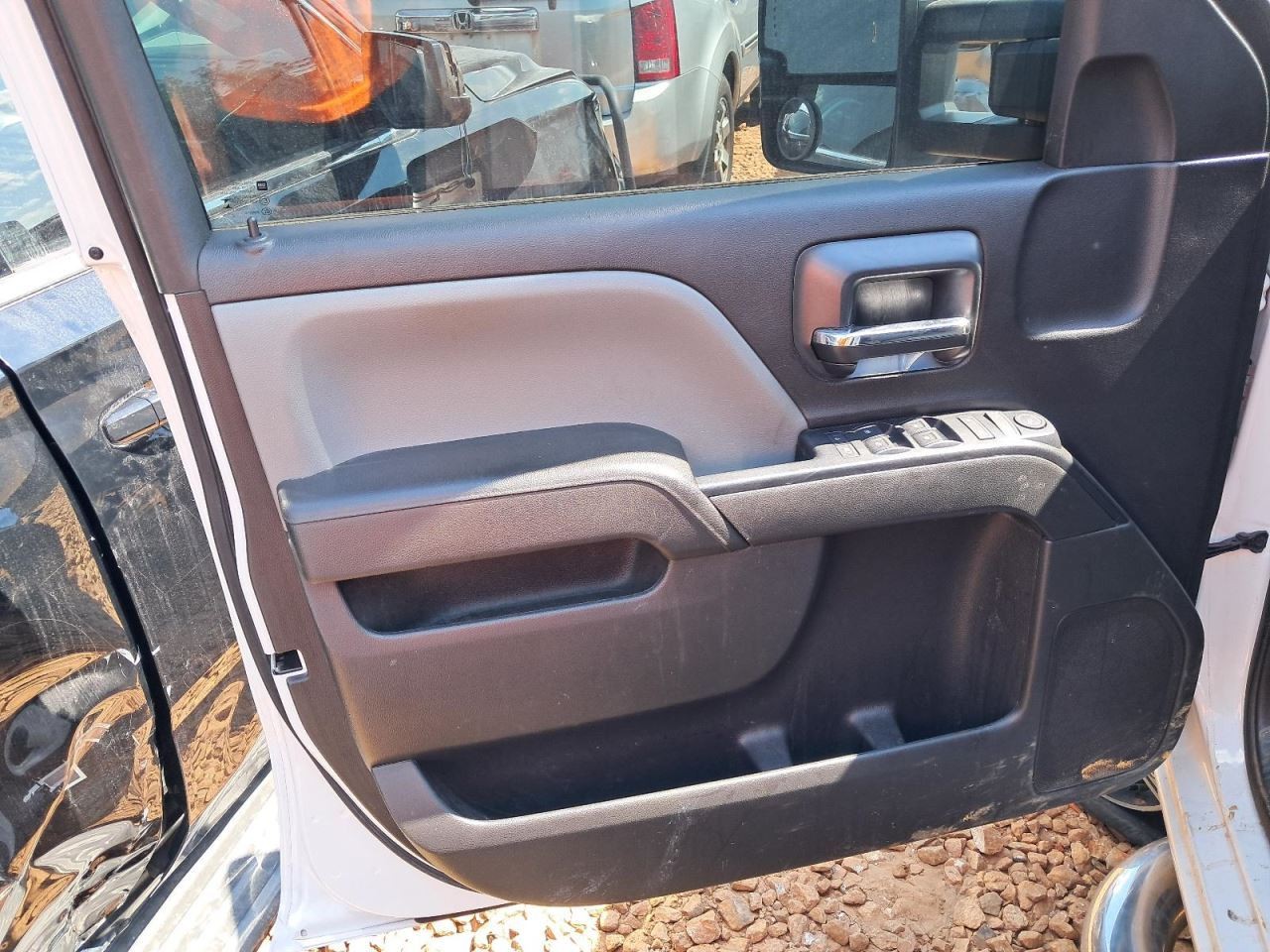 SILVRDO25 2016 Glove Box 4790542